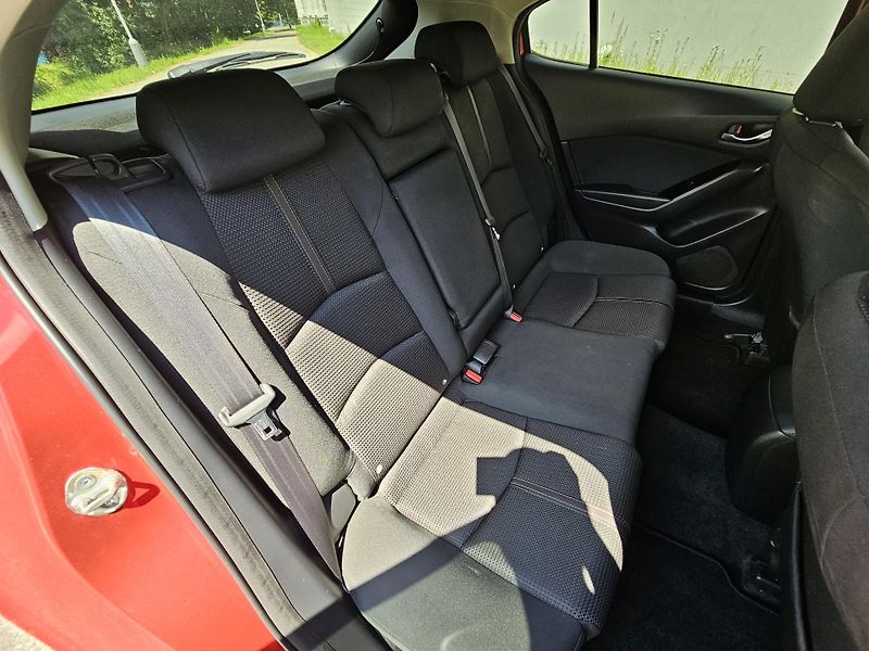 Mazda 3 (2018) 2.0i, NAVI - fotka 19 z 28