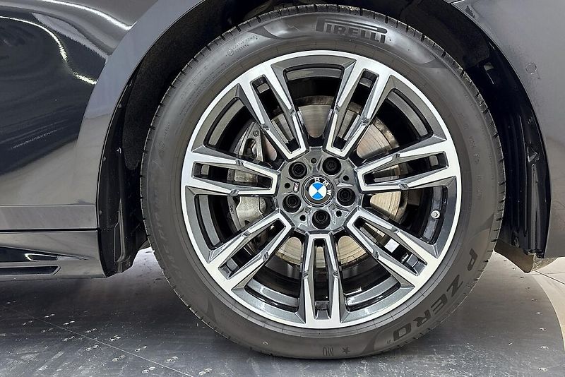 BMW Řada 5 540d xDrive Touring - fotka 5 z 18