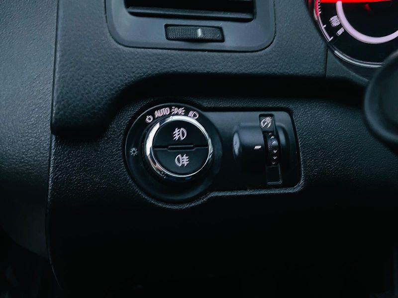 Opel Insignia 2.0CDTi MANUÁL KAMERA SERVISKA - fotka 41 z 46