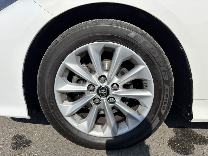 Toyota Corolla (2023) Sedan Comfort 1.5 (92 kW) AUT - fotka 9 z 19