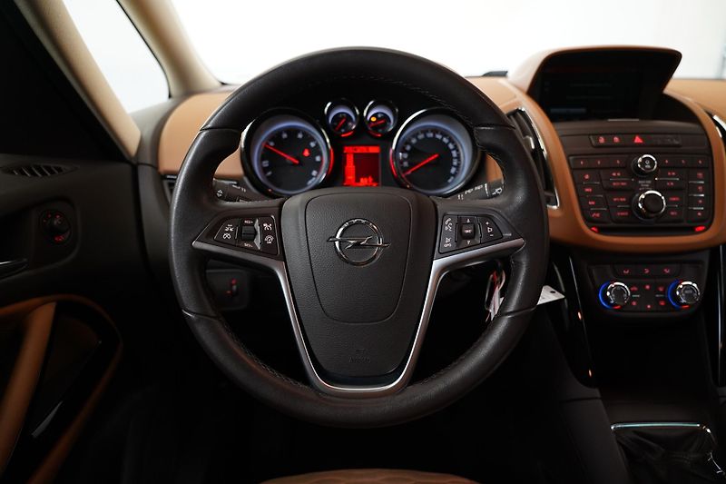 Opel Zafira - fotka 19 z 30