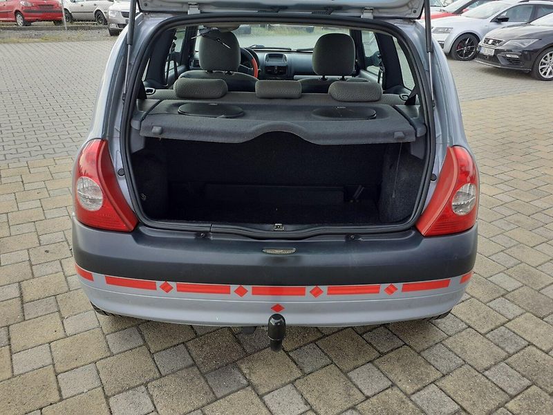 Renault Clio (2004) 1.2 - fotka 12 z 16