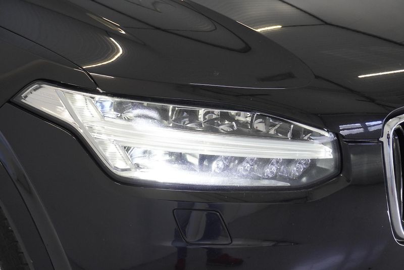 Volvo XC90 D5 MOMENTUM 4WD - fotka 10 z 33