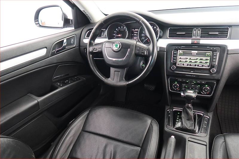 Škoda Superb (2012) Elegance 2.0 TDI, 4X4 - fotka 7 z 21