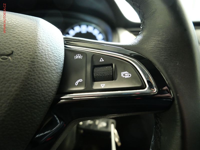 Škoda Rapid (2017) 1.0 TSi, Drive, +kola - fotka 16 z 22