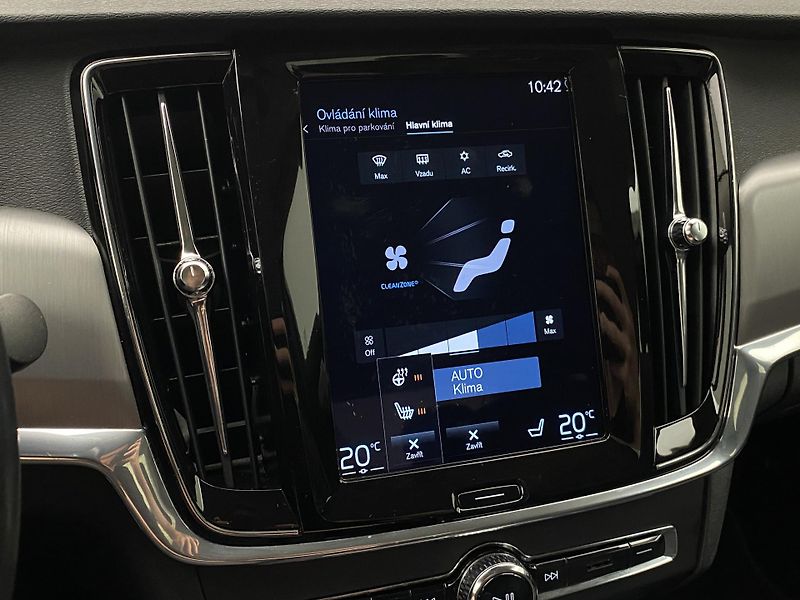 Volvo S90 D4 MOMENTUM AUT REZERVACE - fotka 40 z 43