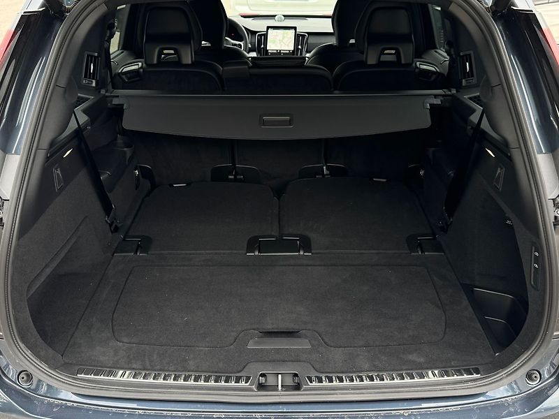 Volvo XC90 (2026) ULTRA,BLACK EDITION T8, VZDUCH - fotka 14 z 26