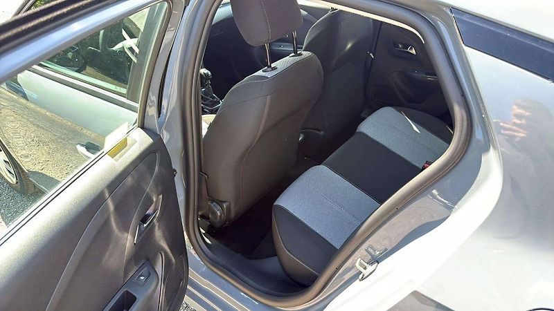 Opel Corsa (2026) Edition 1.2 TURBO (74kW/100k) - fotka 19 z 24