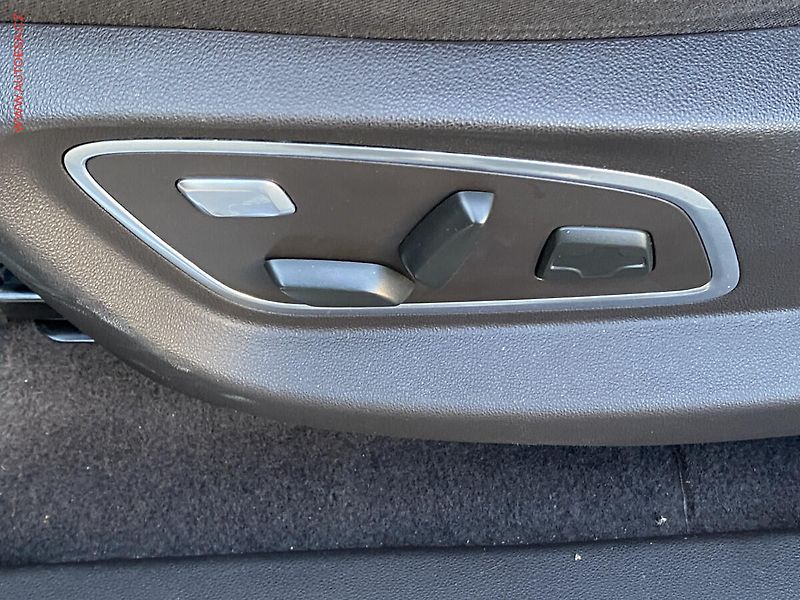 Renault Espace (2019) 2.0dCi, ČR, Initiale Paris - fotka 12 z 20