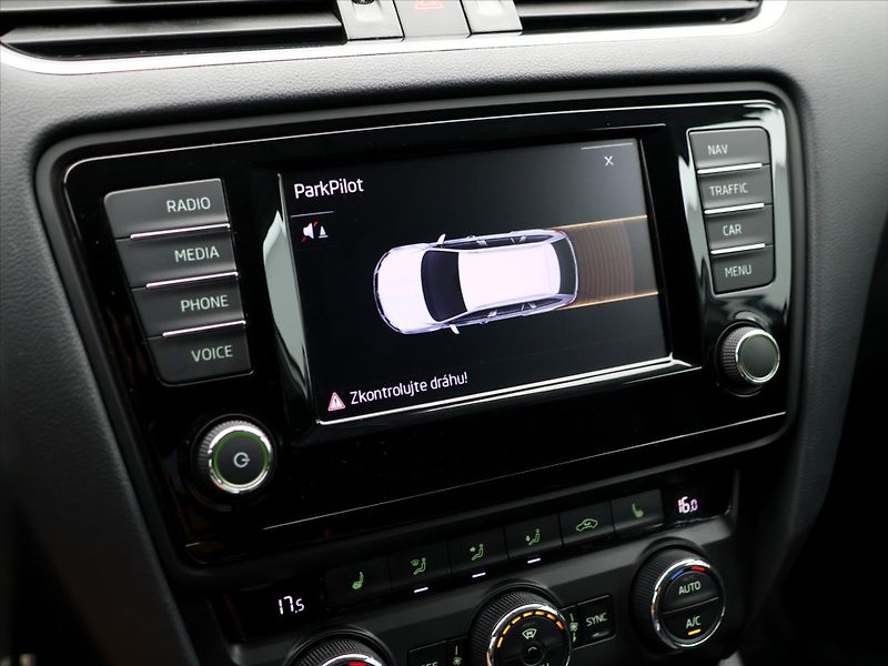Škoda Octavia 2,0 TDI 110kW Style CZ - fotka 19 z 29