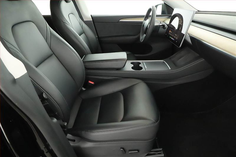 Tesla Model Y (2023) RWD LFP 60kWh, SoH 95% - fotka 7 z 30