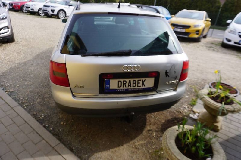 Audi A6 (2000) AVANT - fotka 2 z 23