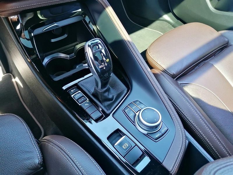 BMW X2 (2020) 2.0 20i 141kW A/T Kůže - fotka 12 z 36