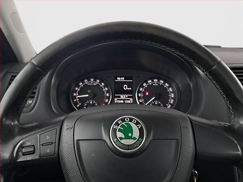 Škoda Roomster (2010) 1.6 TDI, Serv.kniha, Tažné - fotka 17 z 18