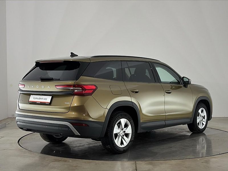 Škoda Kodiaq Selection 4x4 DSG - fotka 2 z 32