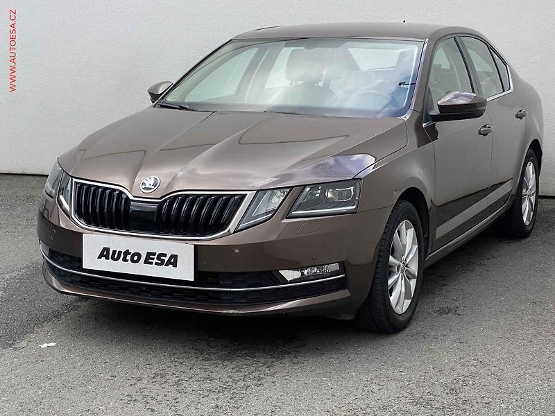 Škoda Octavia (2017) 1.8 TSi, ČR, Style, DSG, LED - fotka 3 z 18