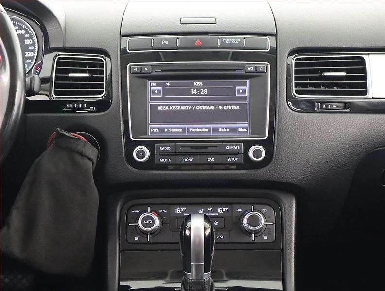 Volkswagen Touareg (2016) 3.0 TDI, 4X4, Automat - fotka 12 z 24