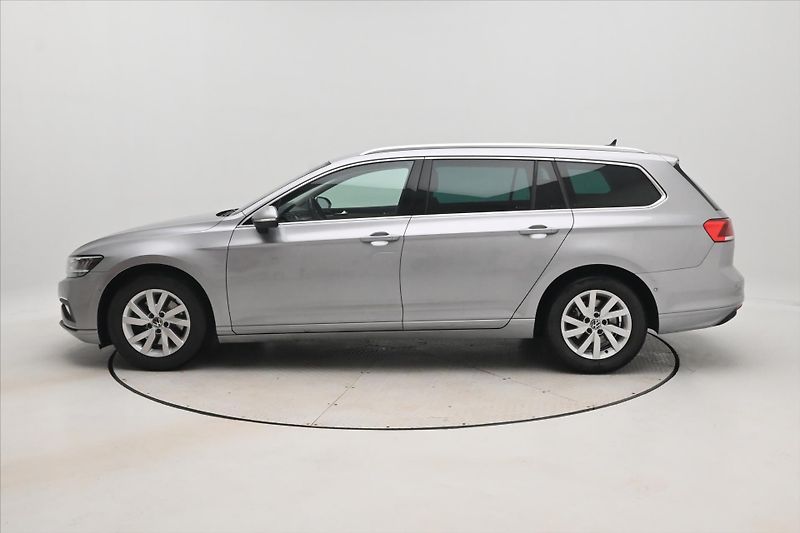 Volkswagen Passat 2,0 TDI 110 kW DSG Business Zá - fotka 8 z 32