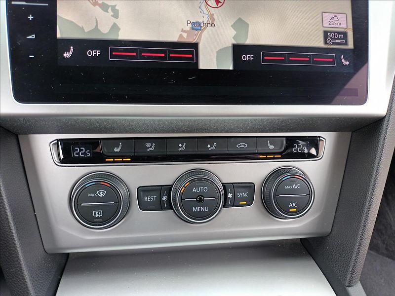 Volkswagen Passat 2,0 TDI,110kw,LED,SERVIS,TAŽNÉ - fotka 39 z 49