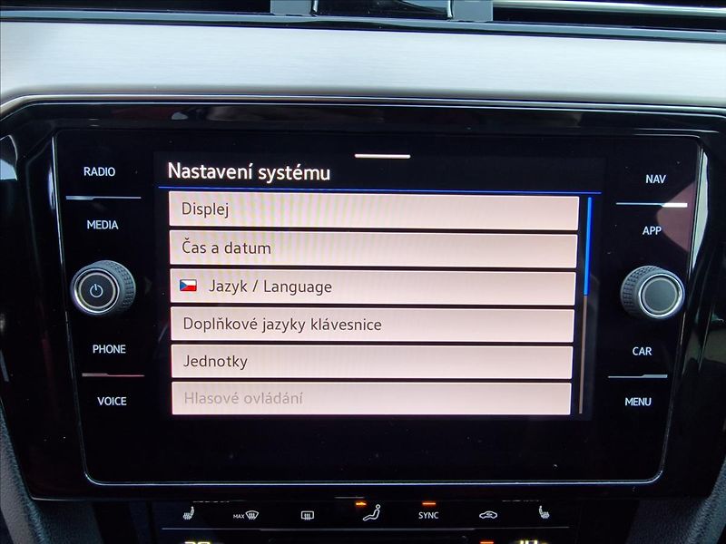 Volkswagen Passat 2.0TDI 147kW 4MOTION DSG Eleg - fotka 30 z 50