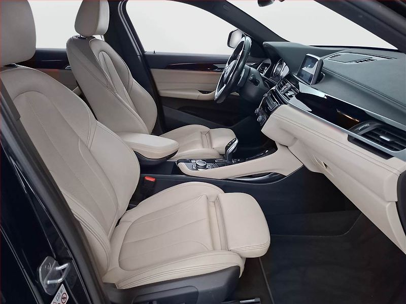 BMW X2 (2019) M Paket sDrive20i, Automat - fotka 9 z 27