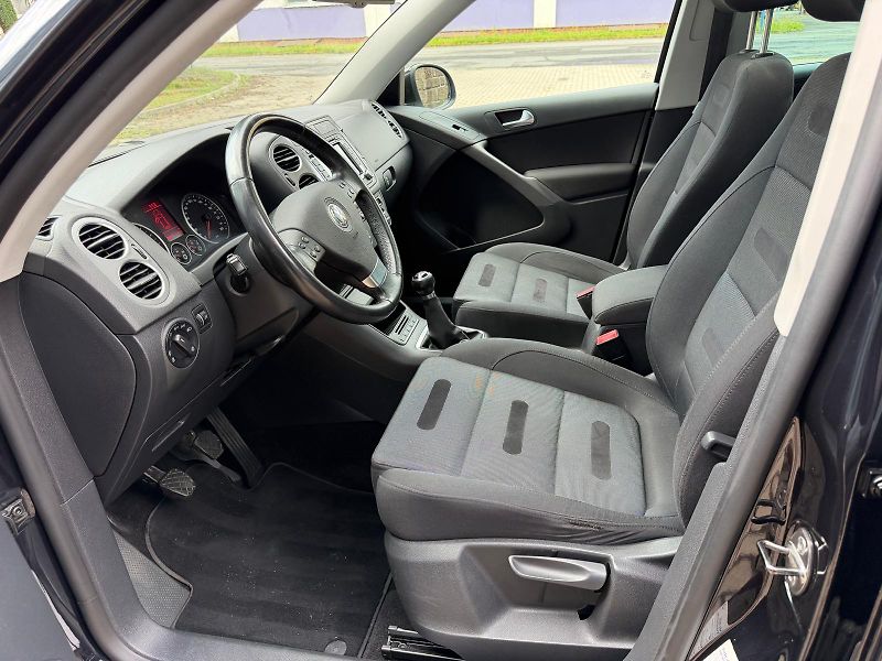 Volkswagen Tiguan 2,0 TDI /4x4/ SPORT / servis.k - fotka 10 z 32