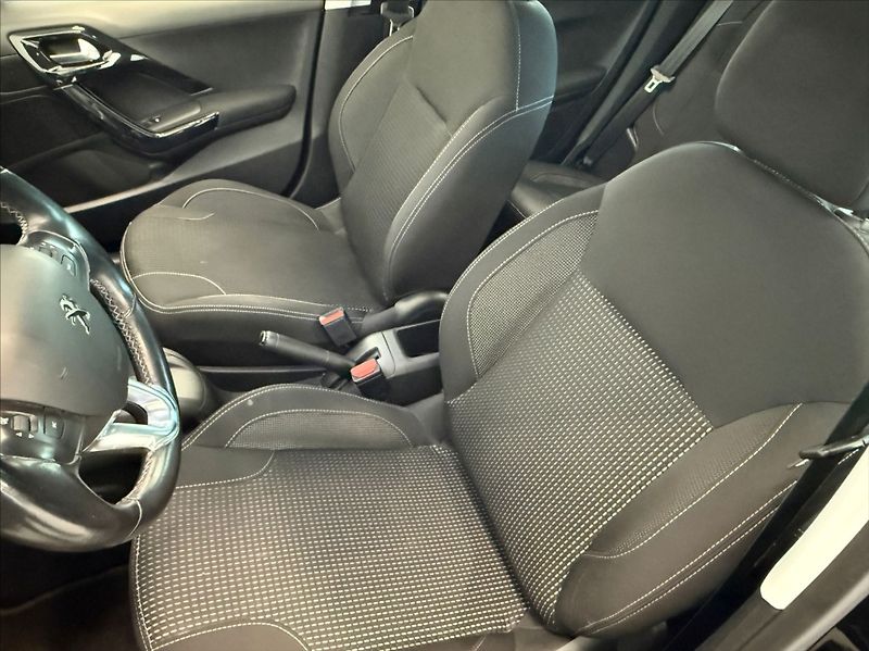 Peugeot 208 1,2 i AT servisní kniha - fotka 8 z 16