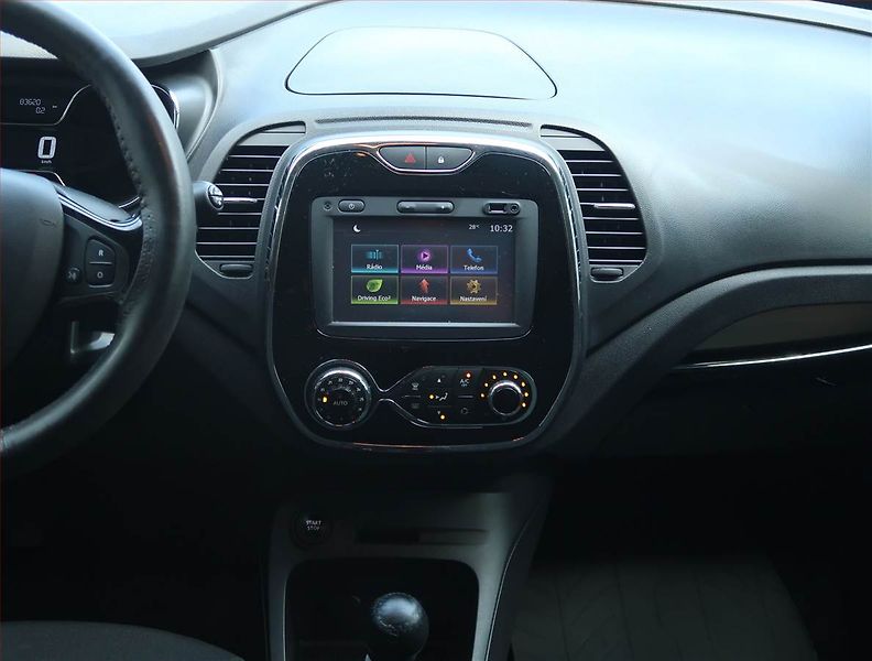 Renault Captur (2016) Limited 1.2 TCe, Serv.kniha - fotka 12 z 17