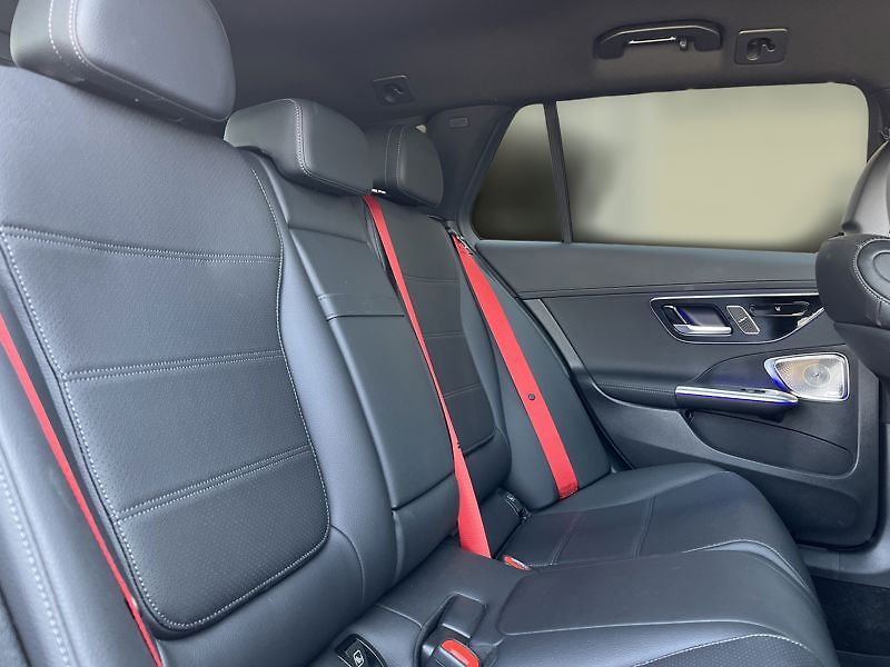 Mercedes-Benz Třídy C C-Třída 220 d 4MATIC kombi AMG - fotka 17 z 18