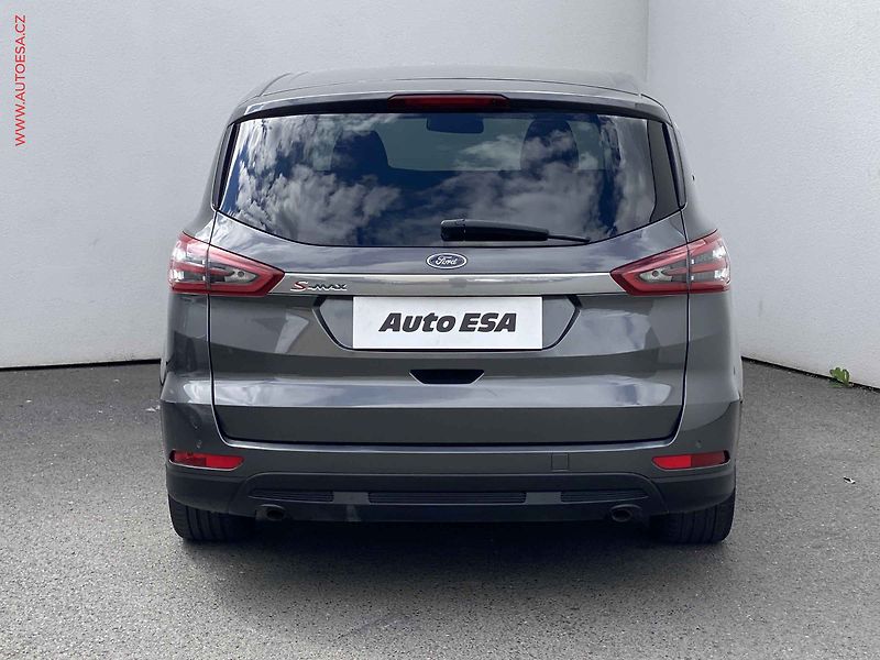 Ford S-MAX (2016) 2.0 TDCi, AC, bixen, navi - fotka 5 z 19