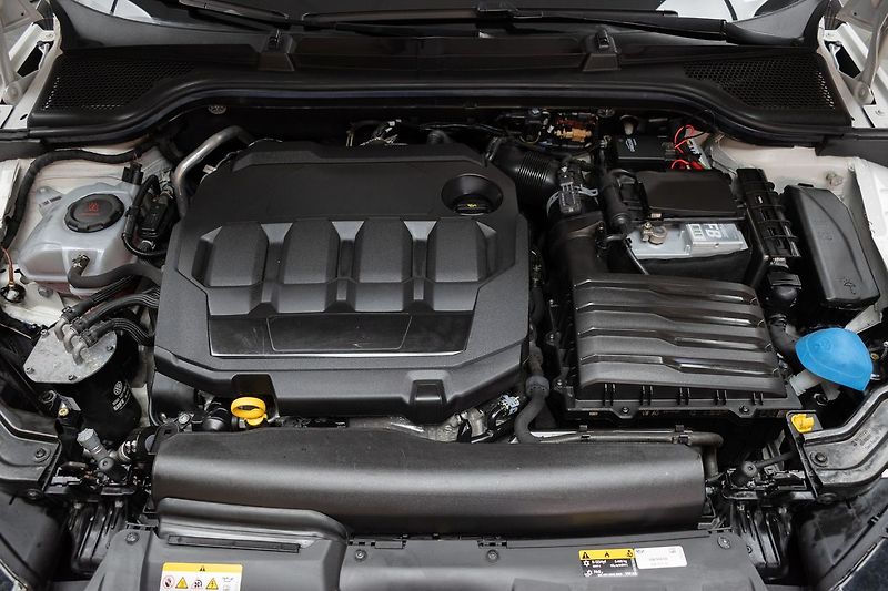 Škoda Scala 1.6 TDI DRIVE 125 YEARS*ČR 1.M - fotka 28 z 36