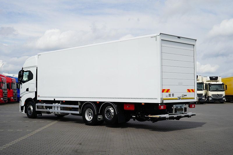 Iveco S-WAY (2023) 420 6x2 skříňová nástavba - fotka 6 z 18