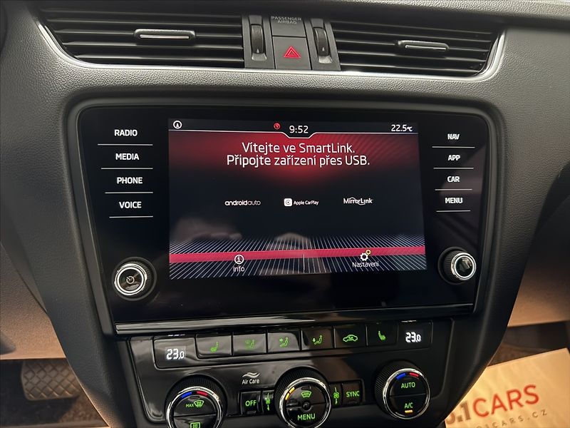 Škoda Octavia 1,6   TDI DSG STYLE+ VIRTU ACC - fotka 20 z 43