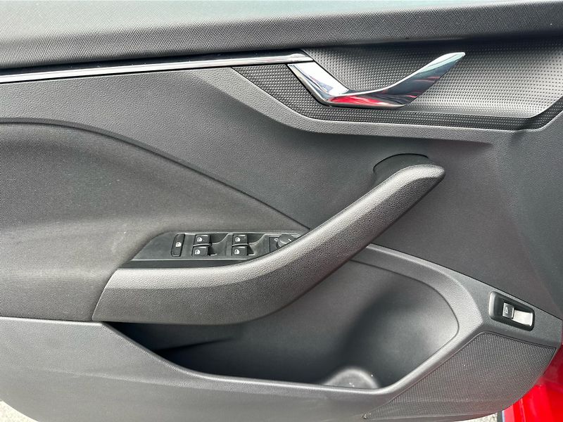 Škoda Kamiq 1,5TSi 110kW MONTE CARLO DSG - fotka 21 z 25