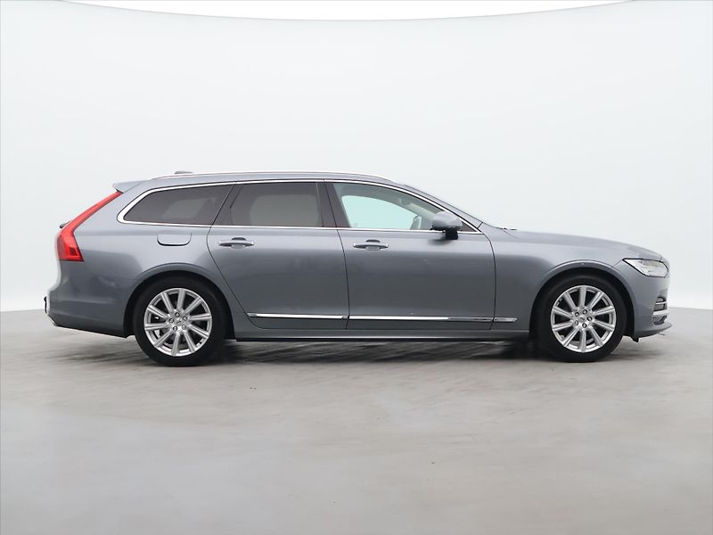 Volvo V90 2,0 D3 Drive-E Momentum Auto - fotka 8 z 38
