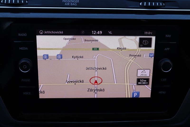 Volkswagen Touran 2.0TDI DSG 110kW - fotka 29 z 50