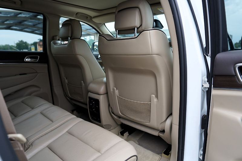 Jeep Grand Cherokee 3.0 CRD/Overland/Facelift/250 - fotka 34 z 46