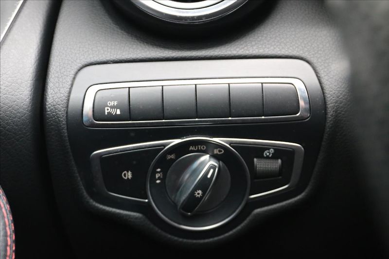 Mercedes-Benz GLC 3,0 43 AMG, Automat, Tažné - fotka 24 z 61