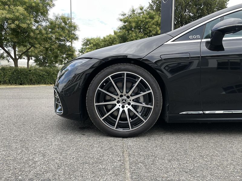 Mercedes-Benz EQS 580 4Matic AMG - fotka 10 z 41