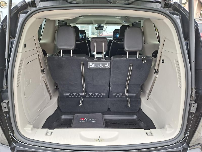 Chrysler Pacifica (2021) 3,6 LIMITED,HYBRYD, REZERVACE  - fotka 15 z 38