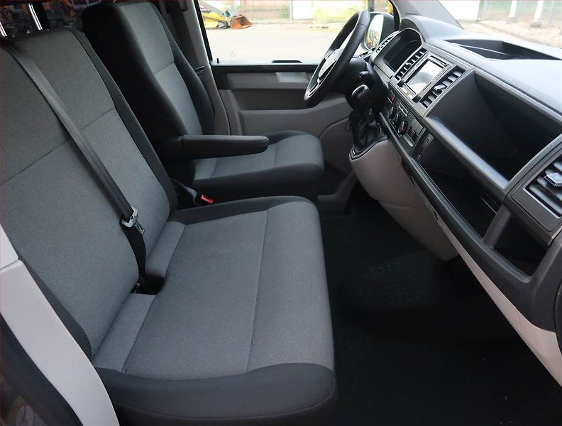 Volkswagen Transporter (2019) 2.0 TDI, Bus, 9Míst, DPH - fotka 9 z 20