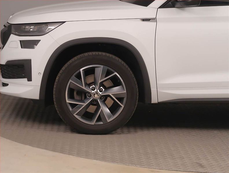 Škoda Kodiaq (2023) 2.0 TDI - fotka 15 z 17