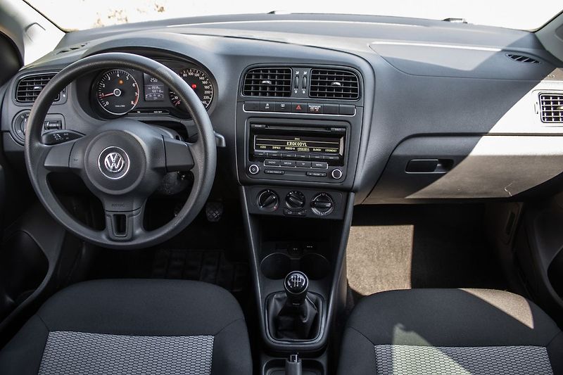 Volkswagen Polo 2012 44kW MT/5 - fotka 9 z 17