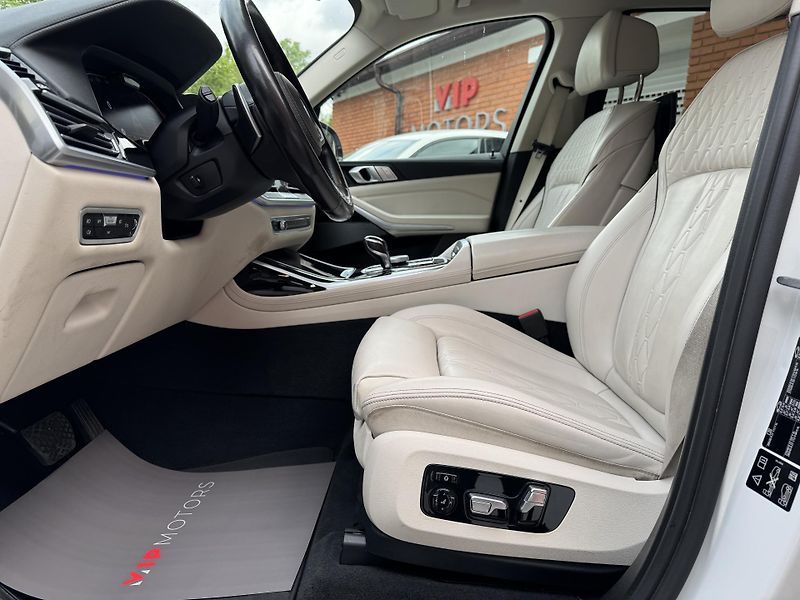 BMW X7 40xD-R22-SKY-LCD-NOČNÍ V-ČR - fotka 13 z 44
