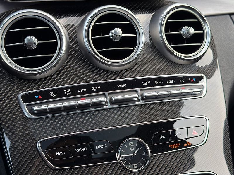 Mercedes-Benz Třídy C C 43 AMG - fotka 28 z 32