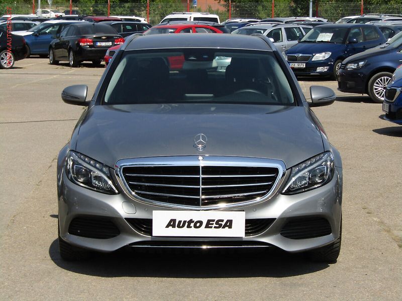 Mercedes-Benz Třídy C (2016) 1.6 CDi C 180d, 1.maj, AT - fotka 2 z 20