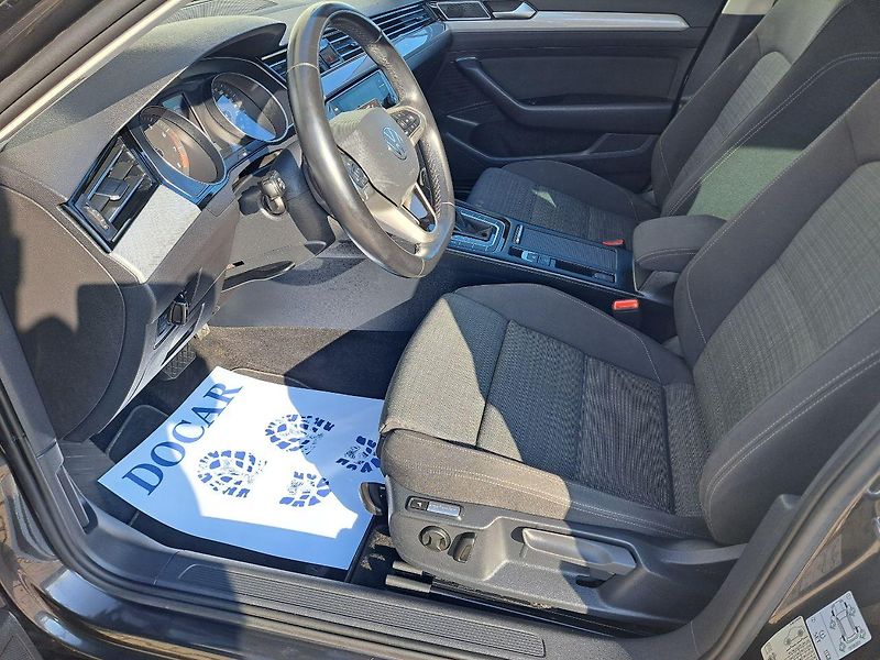 Volkswagen Passat (2022) 1.5 TSI DSG, ZÁRUKA - fotka 18 z 35