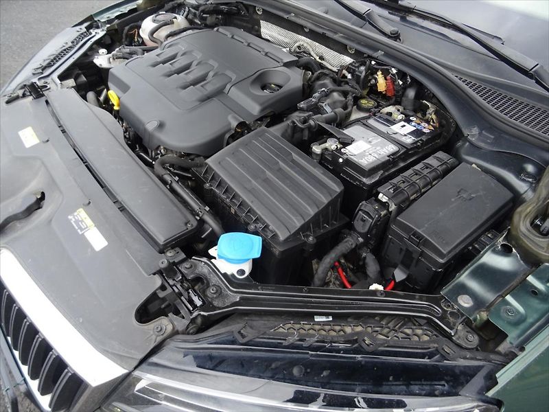 Škoda Superb 1,6 TDI 88 kW Automat - fotka 26 z 27