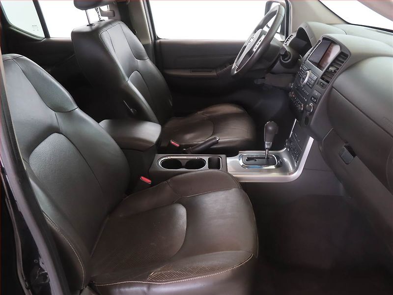 Nissan Navara (2012) 3.0 dCi, 4X4, Automat, Kůže - fotka 9 z 14