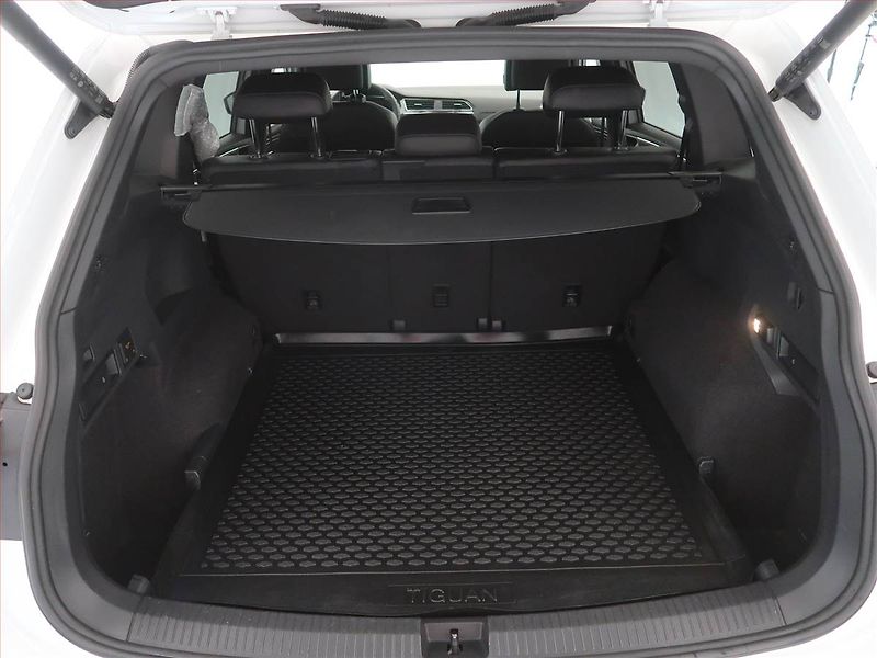 Volkswagen Tiguan Allspace (2021) R-Line 2.0 TDI - fotka 14 z 20